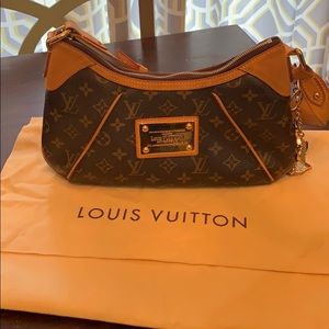 💖Authentic 💯 Louis Vuitton Thames PM